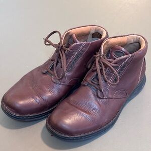 CLARKS Unstructured Vented Leather Mens Boots Sz 10.5 in GUC